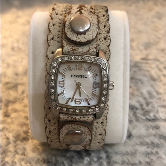 Leather Fossil Watch - Picture 1 of 2